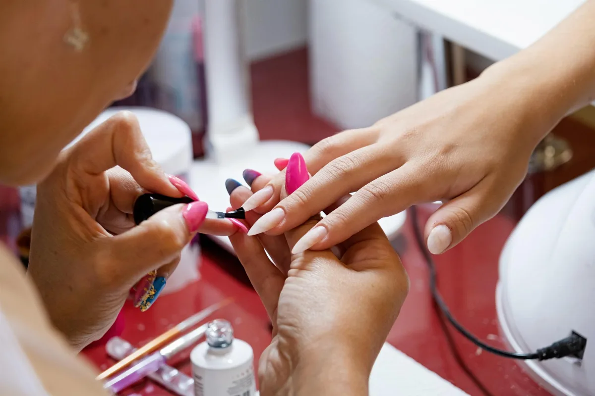 Jak wybrać najlepszy kurs manicure dla siebie?